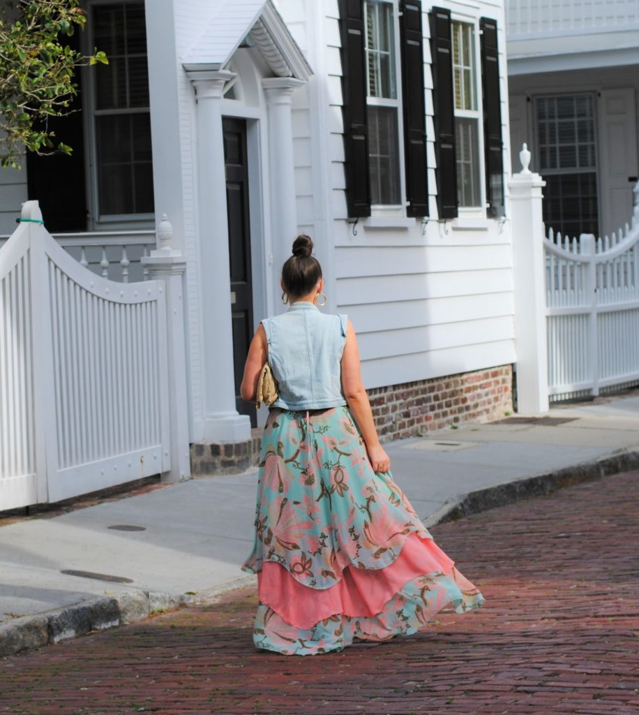 The perfect maxi dress for Summer. Take a walk with me through Historic Downtown Charleston, SC