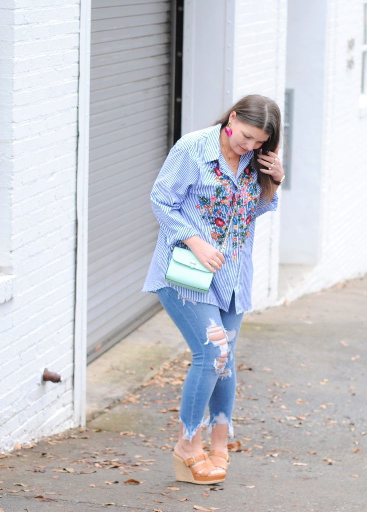 How to Style Distressed Denim