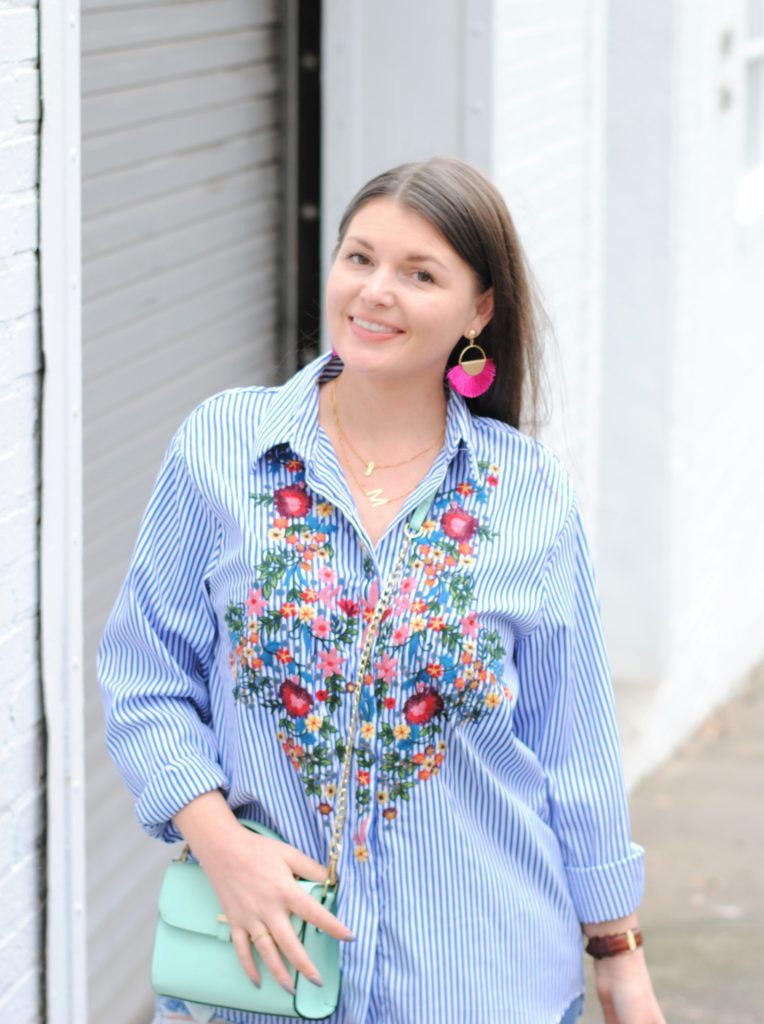 How to Style Distressed Denim