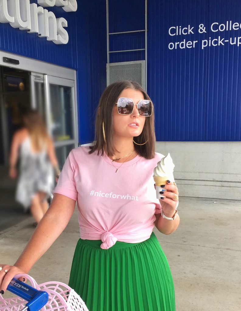 Summer Fashion: #NICEFORWHAT PINK T-SHIRT @julia.marie.b