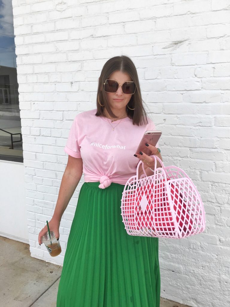 Summer Fashion: #NICEFORWHAT PINK T-SHIRT @julia.marie.b