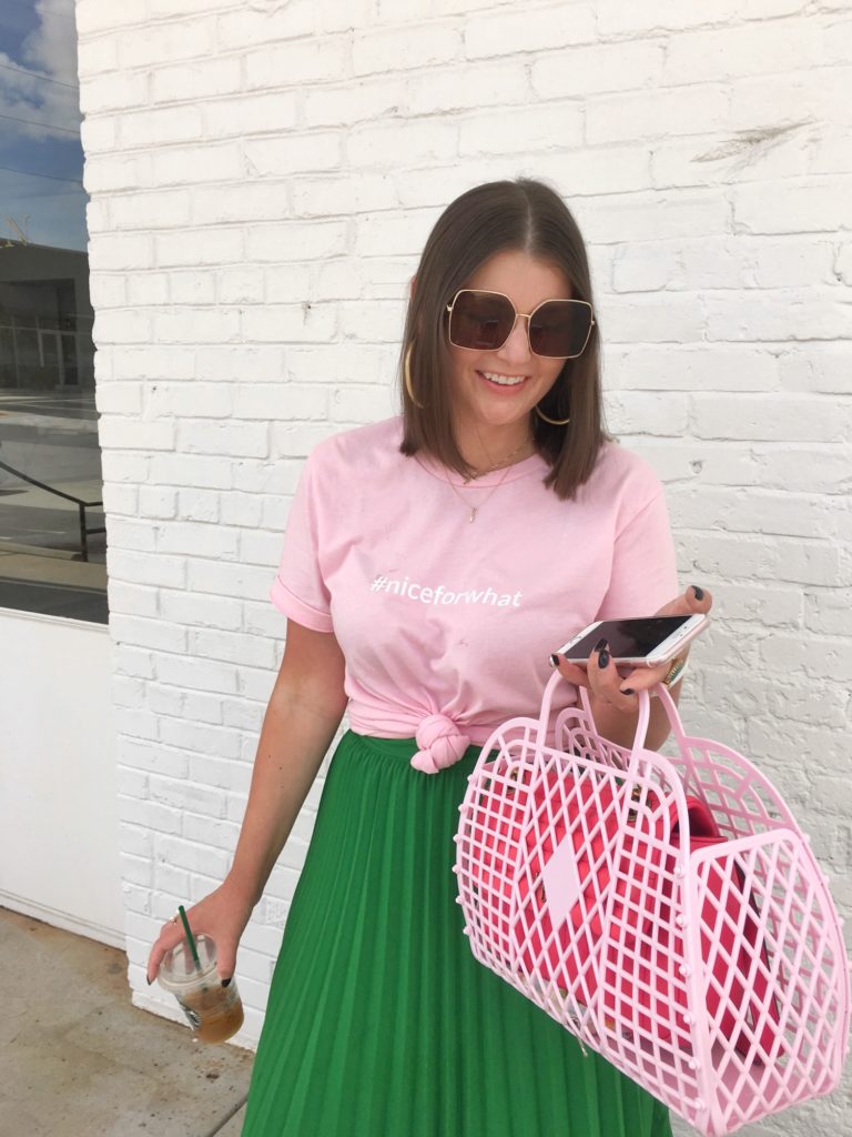 Summer Fashion: #NICEFORWHAT PINK T-SHIRT @julia.marie.b