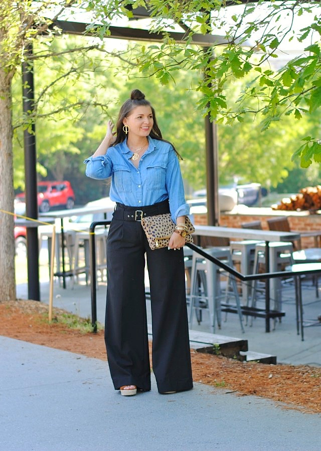 HOW TO MAXIMIZE YOUR WARDROBE: DENIM BUTTON DOWN SHIRT @julia.marie.b