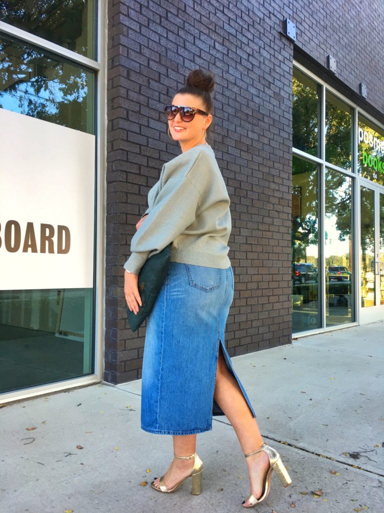 FALL OUTFIT: DENIM MIDI SKIRT AND SWEATER @julia.marie.b #everydaymadewell