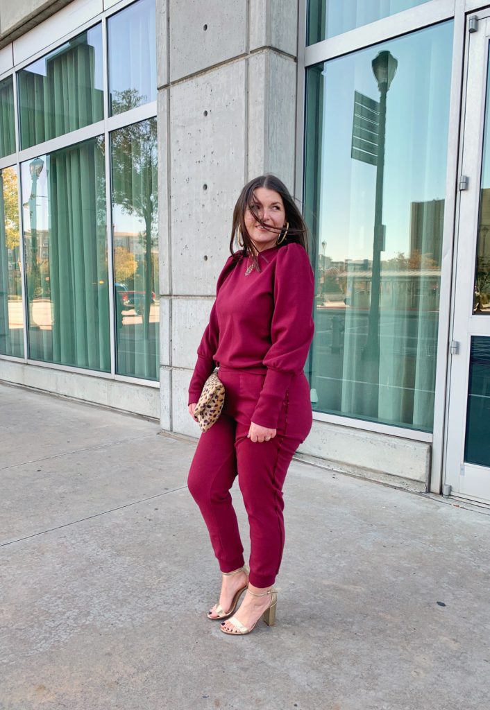 FALL FASHION: 6 WAYS TO STYLE A SWEATSUIT  @julia.marie.b