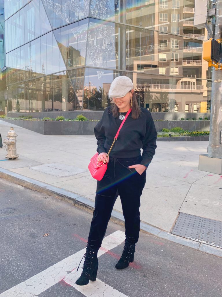 STREET STYLE: VELVET JOGGER SET @julia.marie.b