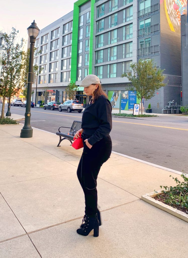 STREET STYLE: VELVET JOGGER SET @julia.marie.b