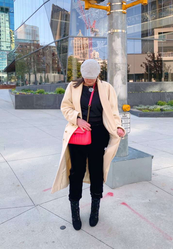 STREET STYLE: VELVET JOGGER SET @julia.marie.b