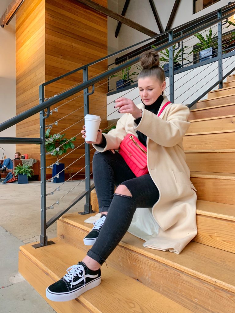 WINTER FASHION: BLACK MONOCHROMATIC OUTFIT @julia.marie.b