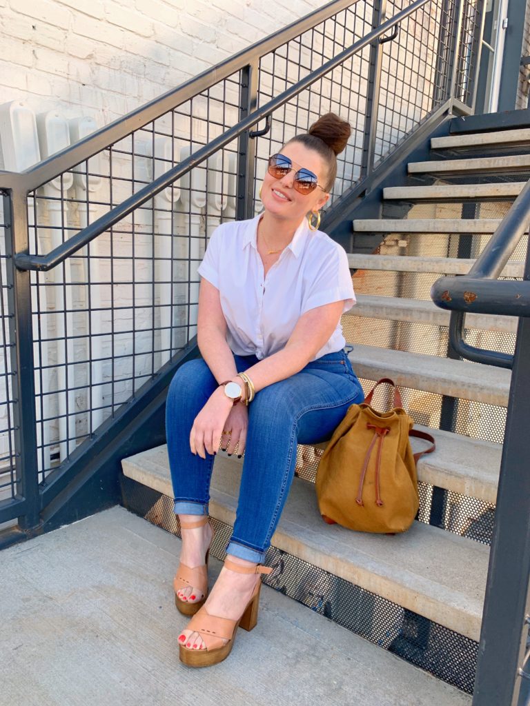 CLASSIC DENIM AND WHITE OUTFIT FROM MADEWELL @julia.marie.b