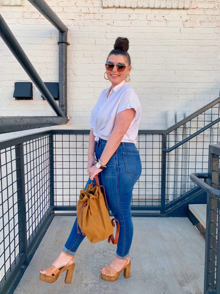 CLASSIC DENIM AND WHITE OUTFIT FROM MADEWELL @julia.marie.b