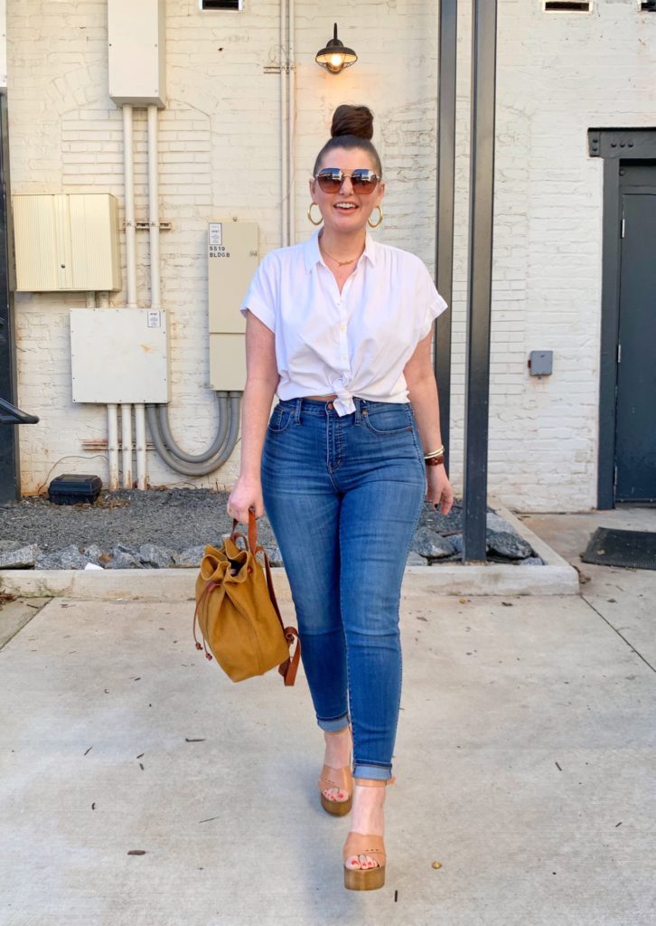 CLASSIC DENIM AND WHITE OUTFIT FROM MADEWELL @julia.marie.b