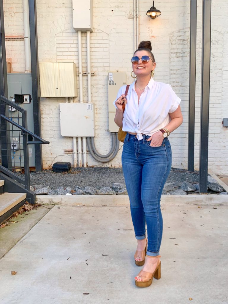 CLASSIC DENIM AND WHITE OUTFIT FROM MADEWELL @julia.marie.b