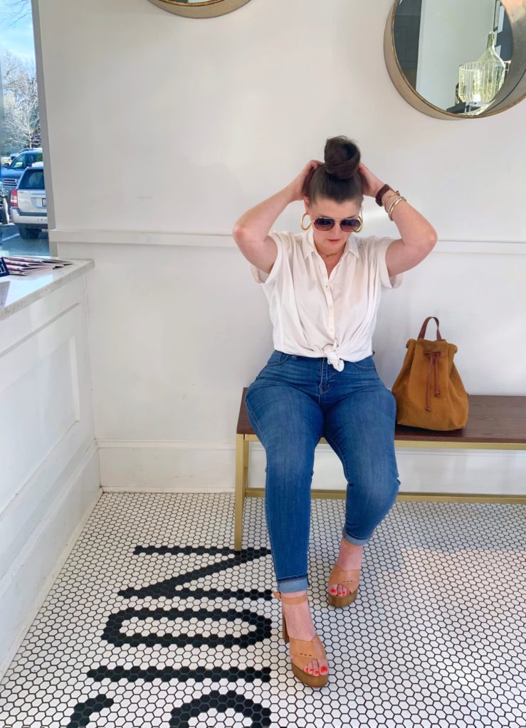 CLASSIC DENIM AND WHITE OUTFIT FROM MADEWELL @julia.marie.b