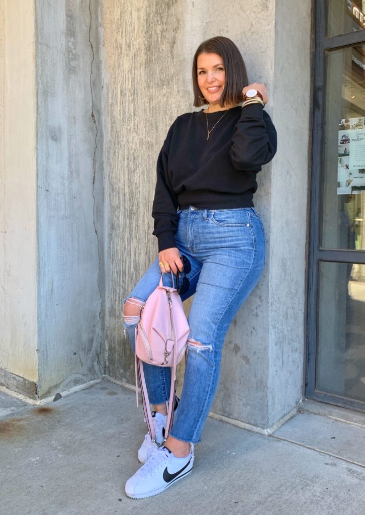 CLASSIC OUTFIT: DENIM AND SNEAKERS @julia.marie.b