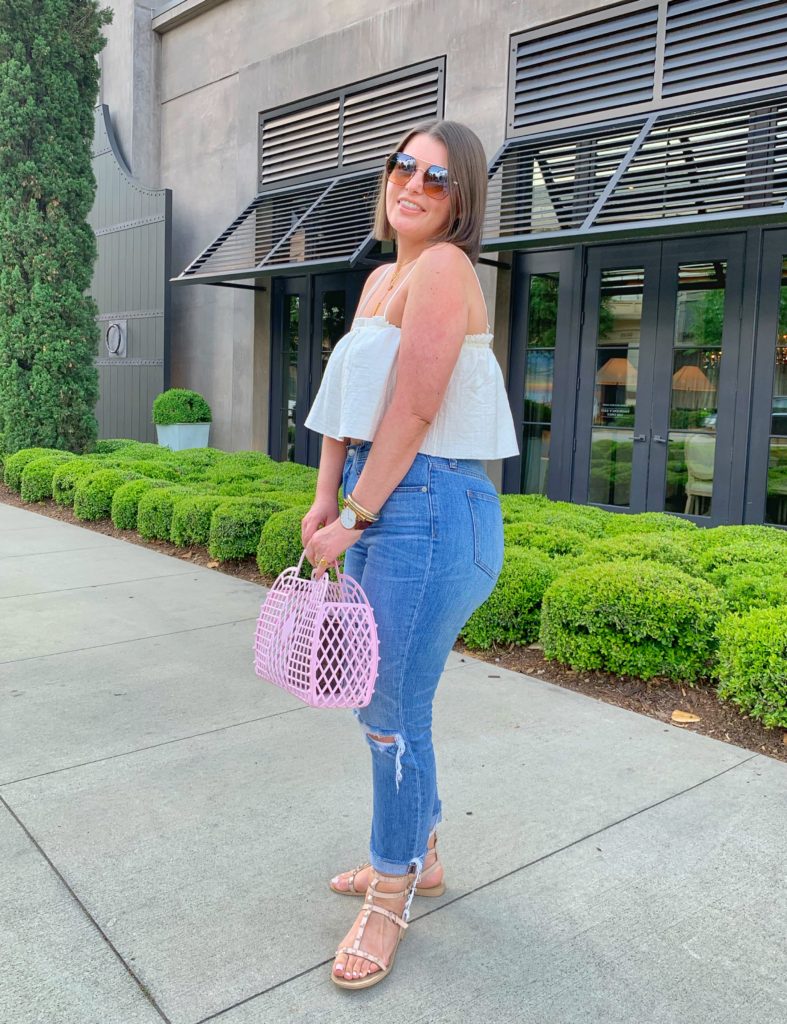 SUMMER OUTFIT: MADEWELL SLIM BOYFRIEND JEANS AND SWING CROP TOP SHOP LOOK HERE: http://www.juliamarieb.com/2019/05/06/summer-outfit-classic-denim-and-white-swing-crop-top/  @julia.marie.b