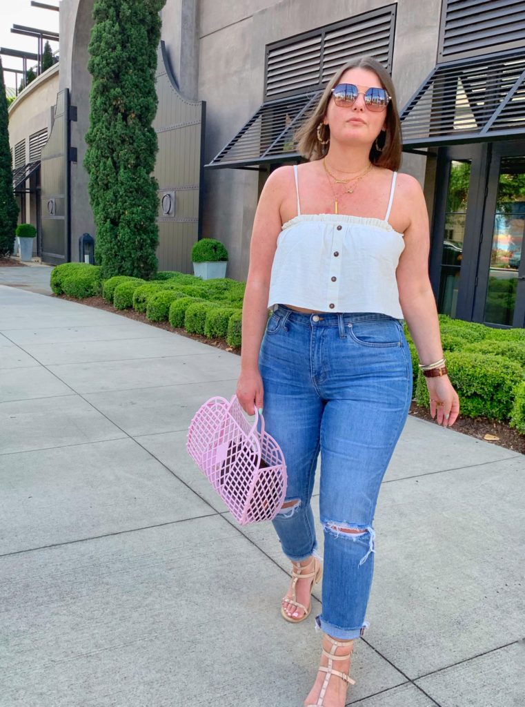 SUMMER OUTFIT: MADEWELL SLIM BOYFRIEND JEANS AND SWING CROP TOP SHOP LOOK HERE: http://www.juliamarieb.com/2019/05/06/summer-outfit-classic-denim-and-white-swing-crop-top/  @julia.marie.b