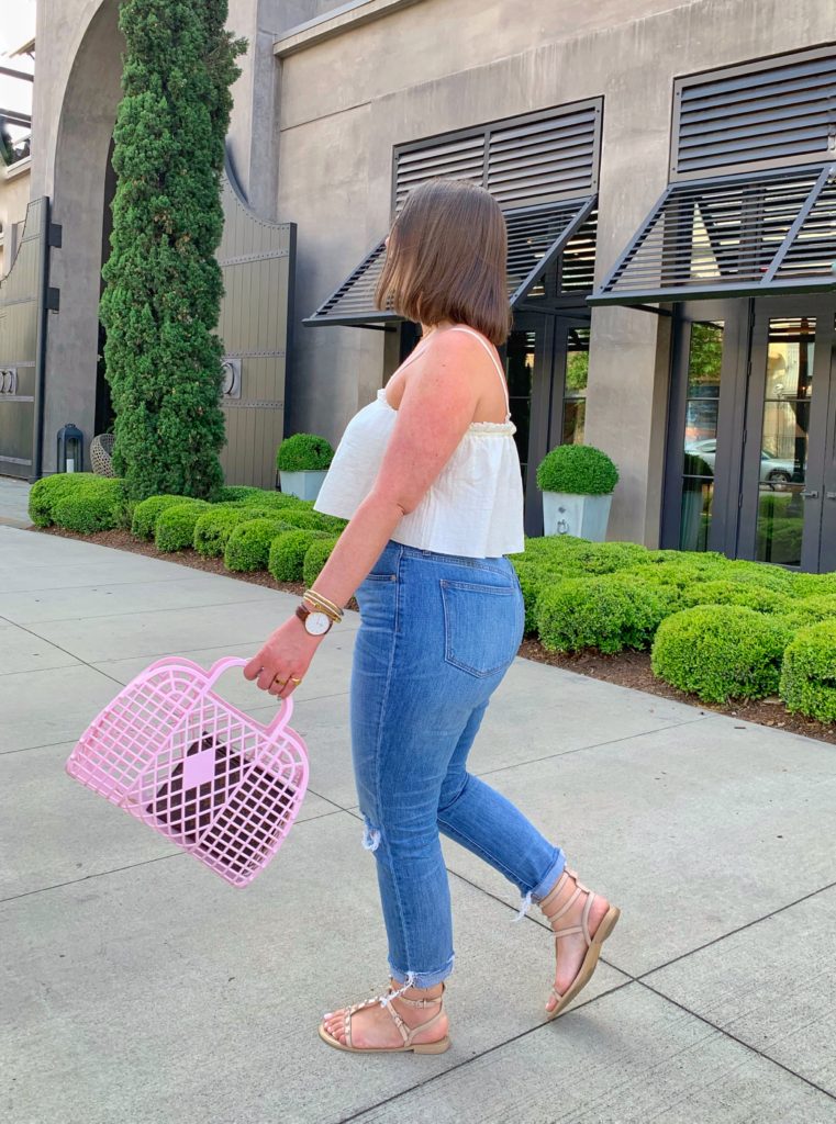 SUMMER OUTFIT: MADEWELL SLIM BOYFRIEND JEANS AND SWING CROP TOP SHOP LOOK HERE: http://www.juliamarieb.com/2019/05/06/summer-outfit-classic-denim-and-white-swing-crop-top/  @julia.marie.b