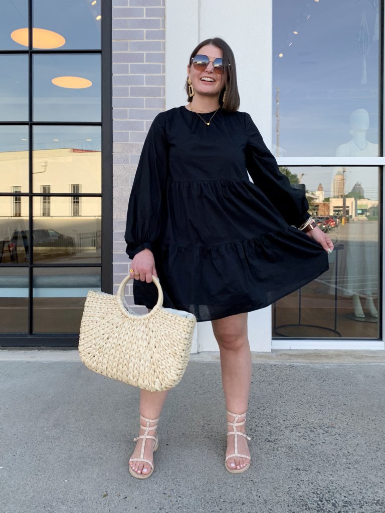 SUMMER OUTFIT: 2 WAYS TO WEAR A TIERED DRESS. READ MORE HERE: http://www.juliamarieb.com/2019/05/13/2-ways-to-wear-a-tiered-dress/    @julia.marie.b