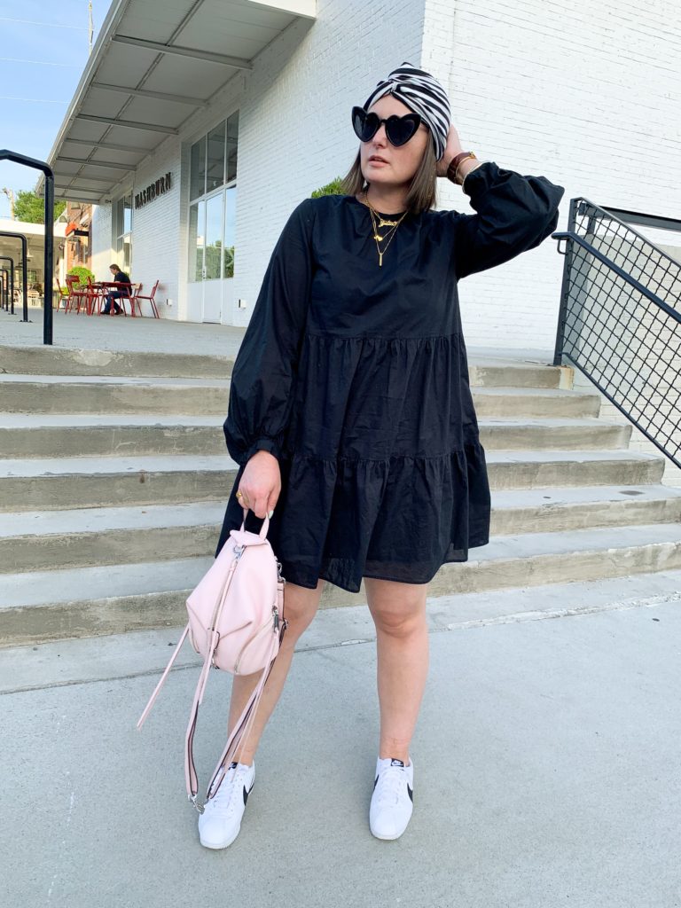 SUMMER OUTFIT: 2 WAYS TO WEAR A TIERED DRESS. READ MORE HERE: http://www.juliamarieb.com/2019/05/13/2-ways-to-wear-a-tiered-dress/    @julia.marie.b