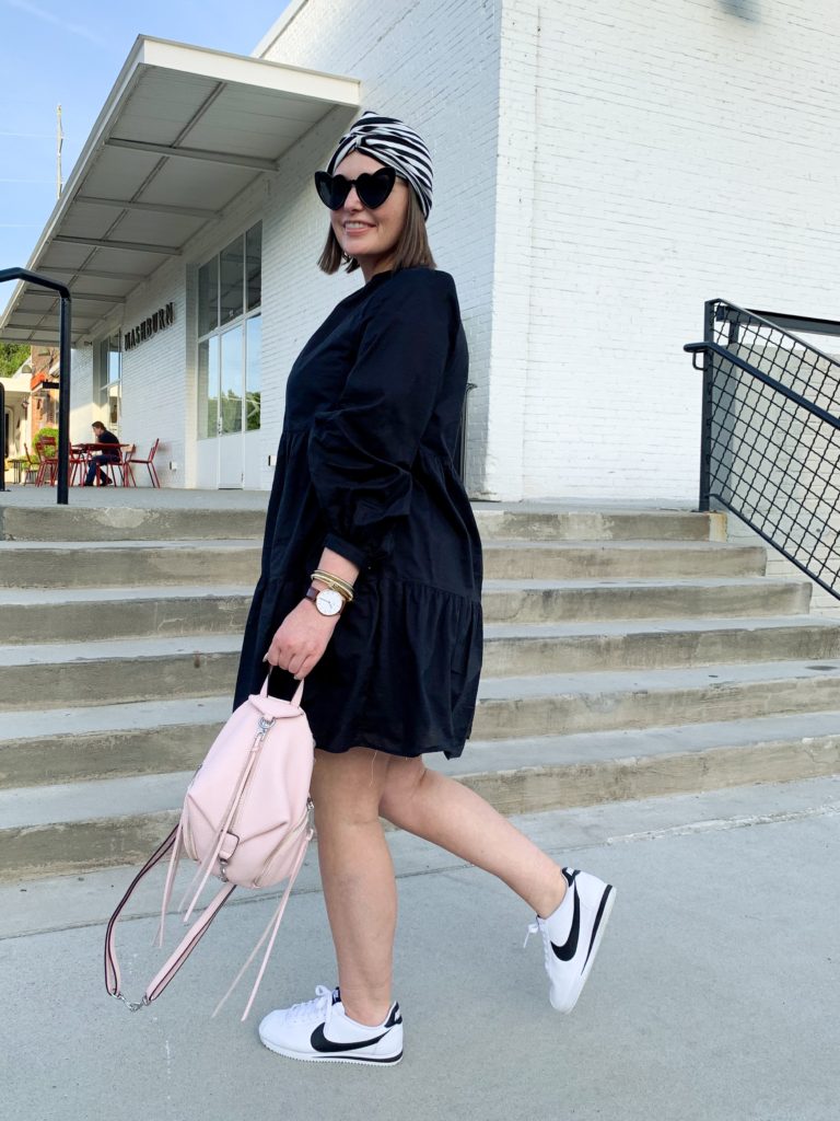 SUMMER OUTFIT: 2 WAYS TO WEAR A TIERED DRESS. READ MORE HERE: http://www.juliamarieb.com/2019/05/13/2-ways-to-wear-a-tiered-dress/    @julia.marie.b