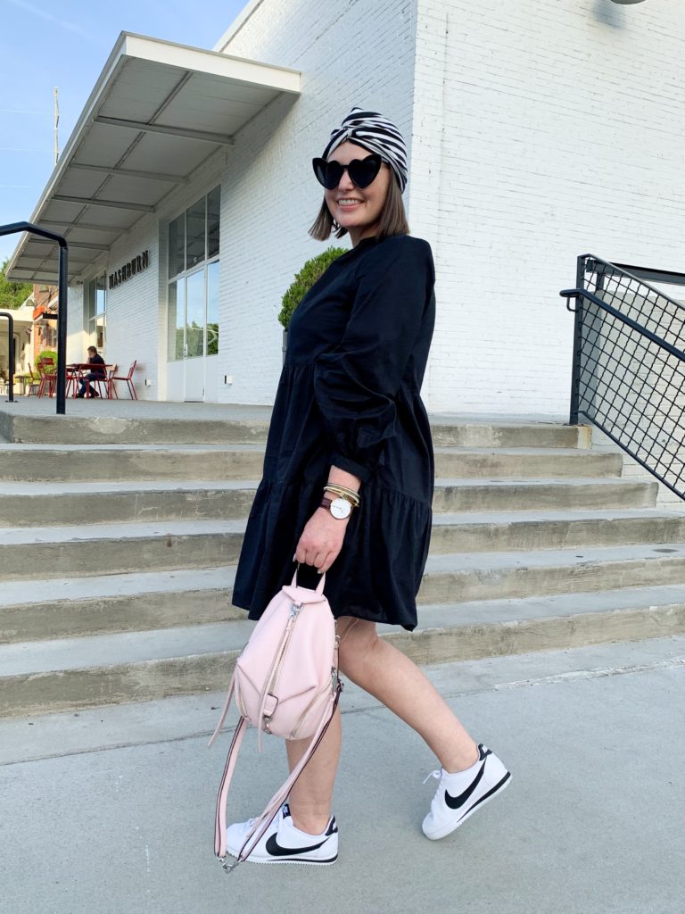 SUMMER OUTFIT: 2 WAYS TO WEAR A TIERED DRESS. READ MORE HERE: http://www.juliamarieb.com/2019/05/13/2-ways-to-wear-a-tiered-dress/    @julia.marie.b