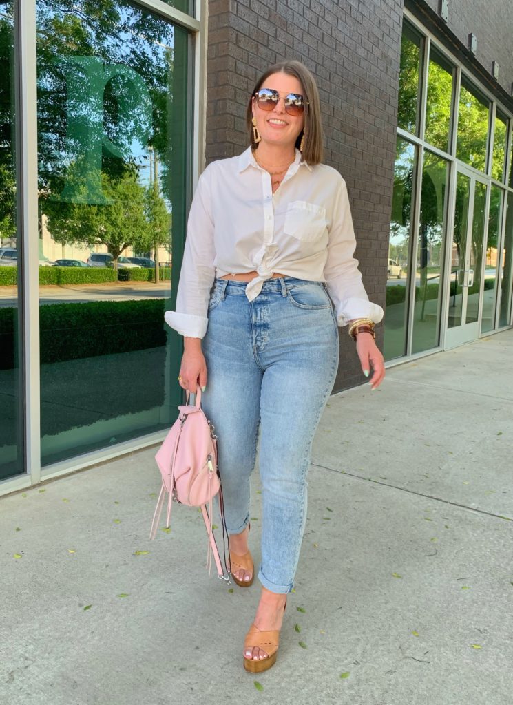 How to Wear Mom Jeans Closer to Body & Avoid Frumpy Look