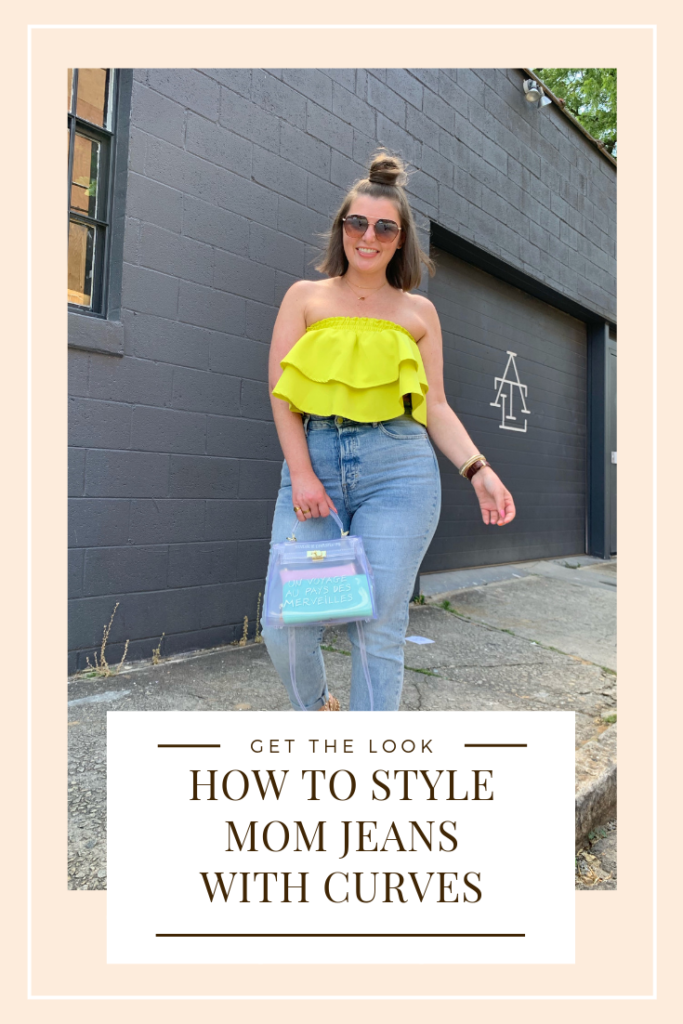WITH CURVES WITHOUT LOOKING FRUMPY. READ STYLING TIPS HERE: http://www.juliamarieb.com/2019/05/20/how-to-wear-mom-jeans-with-curves-and-not-look-frumpy/ @julia.marie.b