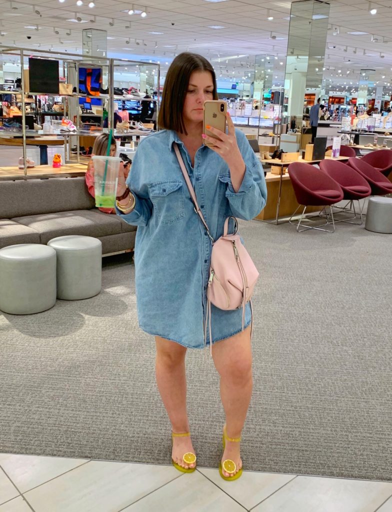 8 WAYS TO WEAR A DENIM DRESS FOR SUMMER. SEE ALL 8 HERE: http://www.juliamarieb.com/2019/06/02/8-ways-to-wear-a-denim-dress:-the-rule-of-5/ @julia.marie.b