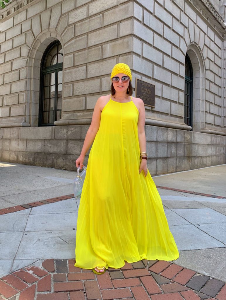 SUMMER MAXI DRESS OUTFIT: 2 WAYS TO WEAR A MAXI DRESS. SHOP LOOK HERE: http://www.juliamarieb.com/2019/05/28/summer-outfit-2-ways-to-wear-a-maxi-dress/  @julia.marie.b