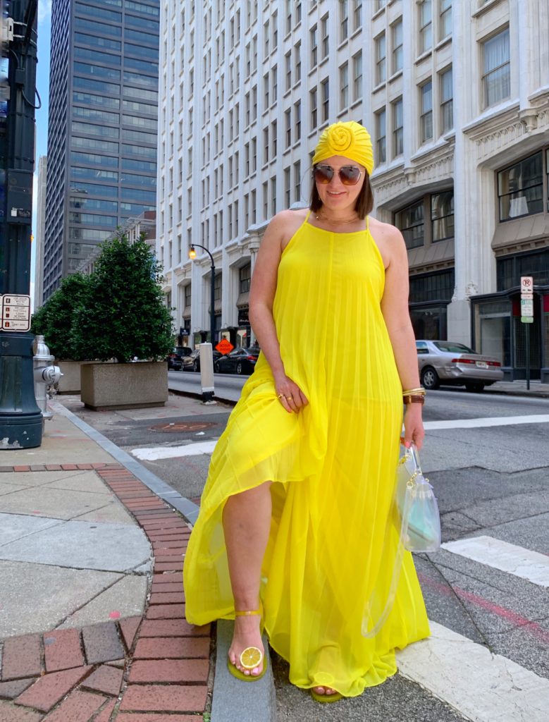 SUMMER MAXI DRESS OUTFIT: 2 WAYS TO WEAR A MAXI DRESS. SHOP LOOK HERE: http://www.juliamarieb.com/2019/05/28/summer-outfit-2-ways-to-wear-a-maxi-dress/  @julia.marie.b