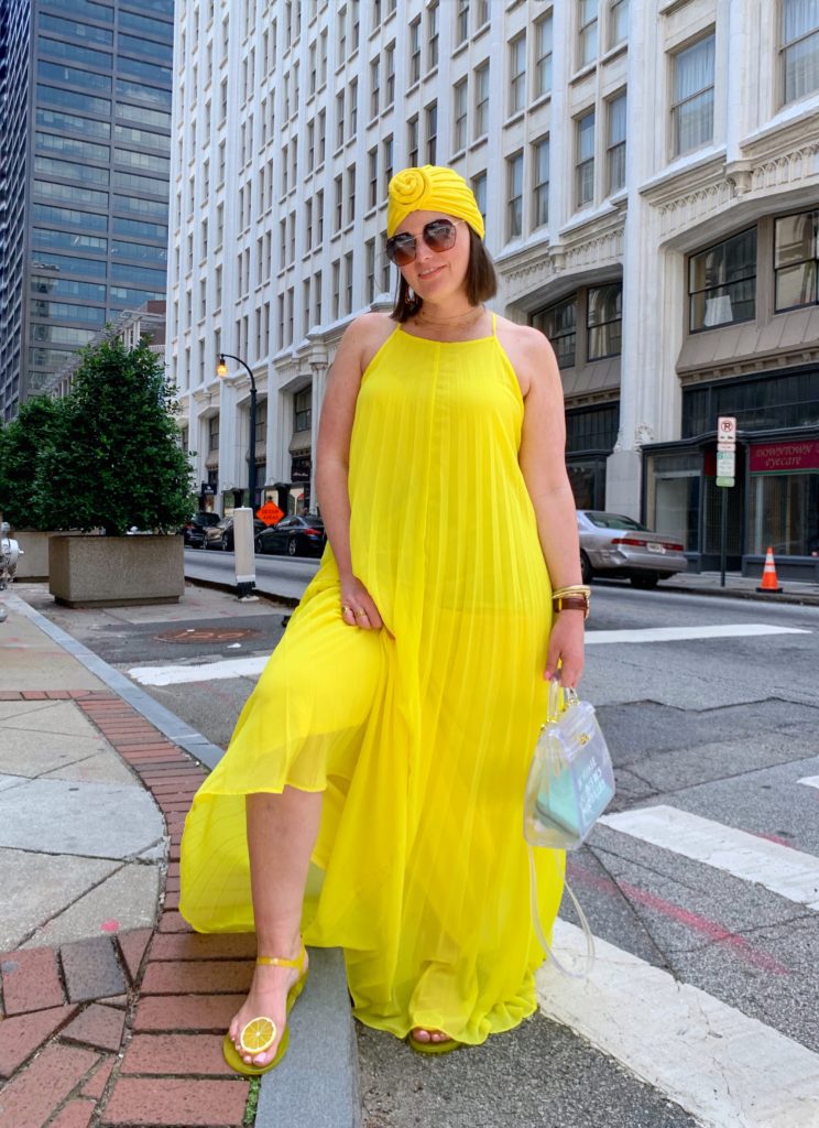 SUMMER MAXI DRESS OUTFIT: 2 WAYS TO WEAR A MAXI DRESS. SHOP LOOK HERE: http://www.juliamarieb.com/2019/05/28/summer-outfit-2-ways-to-wear-a-maxi-dress/  @julia.marie.b