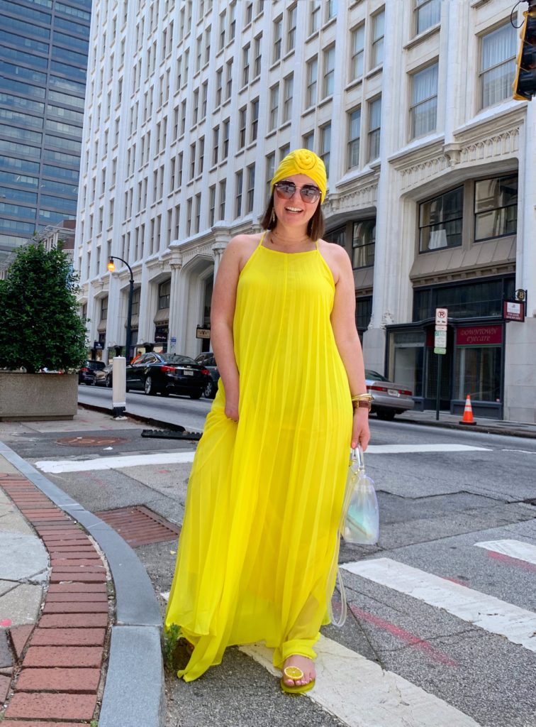 SUMMER MAXI DRESS OUTFIT: 2 WAYS TO WEAR A MAXI DRESS. SHOP LOOK HERE: http://www.juliamarieb.com/2019/05/28/summer-outfit-2-ways-to-wear-a-maxi-dress/  @julia.marie.b