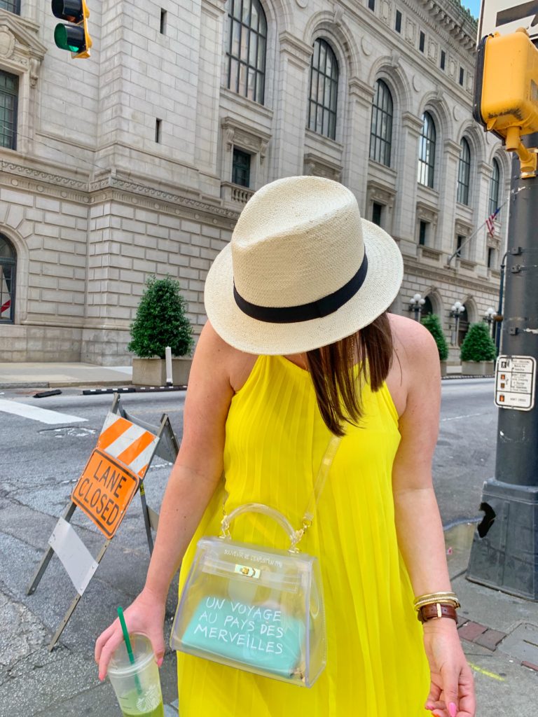 SUMMER MAXI DRESS OUTFIT: 2 WAYS TO WEAR A MAXI DRESS. SHOP LOOK HERE: http://www.juliamarieb.com/2019/05/28/summer-outfit-2-ways-to-wear-a-maxi-dress/  @julia.marie.b