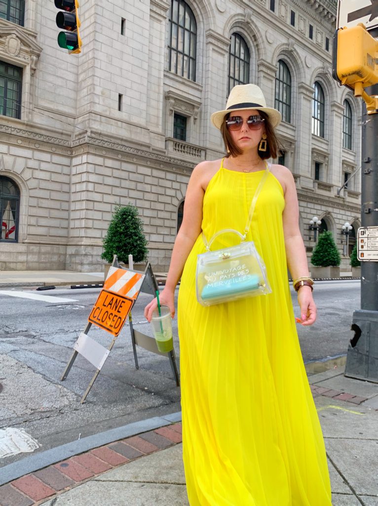 SUMMER MAXI DRESS OUTFIT: 2 WAYS TO WEAR A MAXI DRESS. SHOP LOOK HERE: http://www.juliamarieb.com/2019/05/28/summer-outfit-2-ways-to-wear-a-maxi-dress/  @julia.marie.b