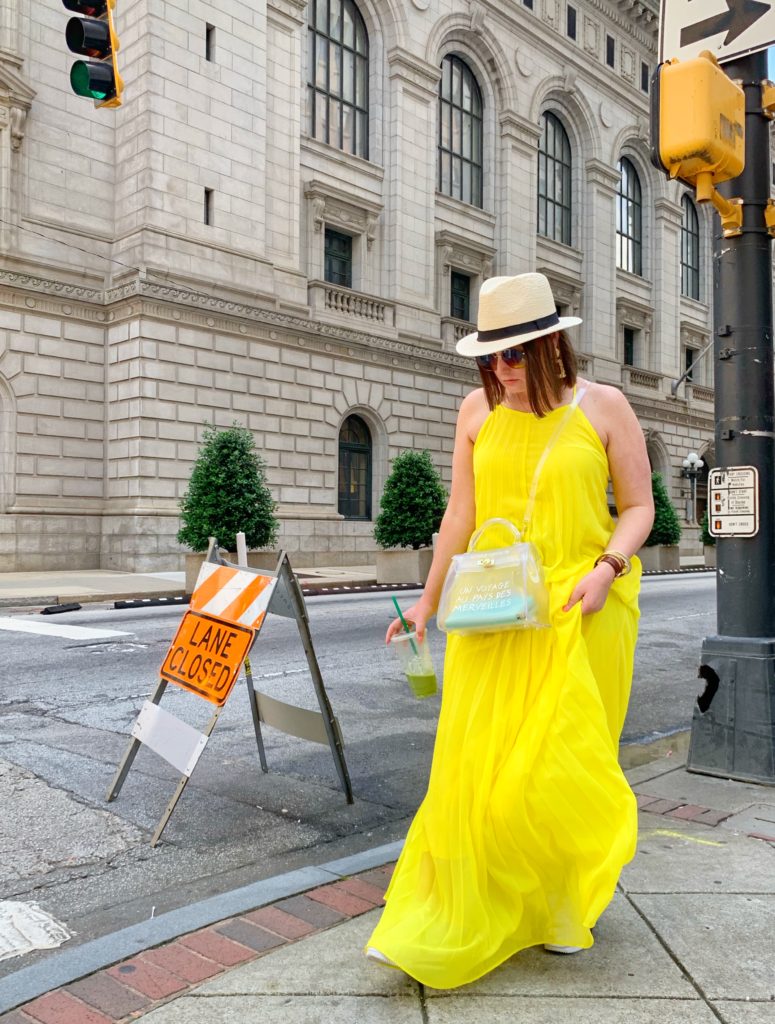 SUMMER MAXI DRESS OUTFIT: 2 WAYS TO WEAR A MAXI DRESS. SHOP LOOK HERE: http://www.juliamarieb.com/2019/05/28/summer-outfit-2-ways-to-wear-a-maxi-dress/  @julia.marie.b