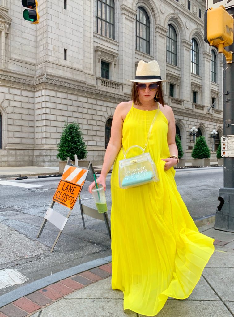 SUMMER MAXI DRESS OUTFIT: 2 WAYS TO WEAR A MAXI DRESS. SHOP LOOK HERE: http://www.juliamarieb.com/2019/05/28/summer-outfit-2-ways-to-wear-a-maxi-dress/  @julia.marie.b