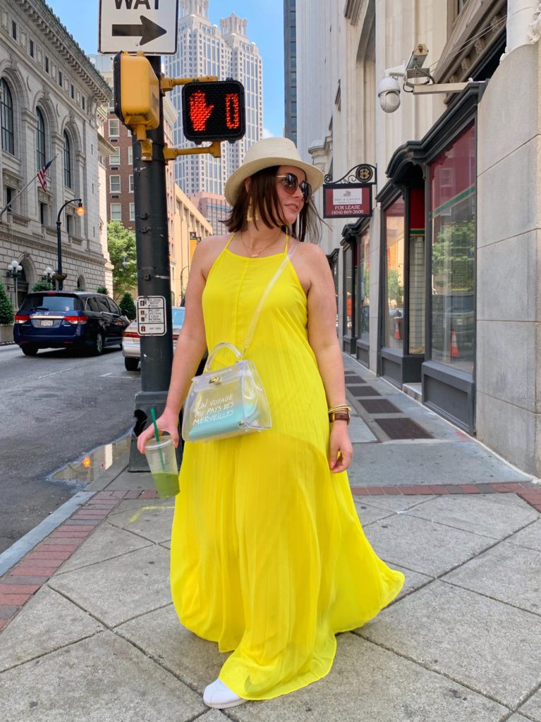 SUMMER MAXI DRESS OUTFIT: 2 WAYS TO WEAR A MAXI DRESS. SHOP LOOK HERE: http://www.juliamarieb.com/2019/05/28/summer-outfit-2-ways-to-wear-a-maxi-dress/  @julia.marie.b