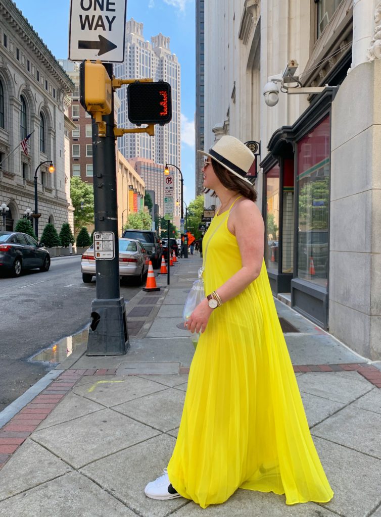 SUMMER MAXI DRESS OUTFIT: 2 WAYS TO WEAR A MAXI DRESS. SHOP LOOK HERE: http://www.juliamarieb.com/2019/05/28/summer-outfit-2-ways-to-wear-a-maxi-dress/  @julia.marie.b