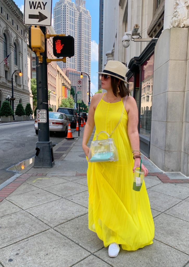 SUMMER MAXI DRESS OUTFIT: 2 WAYS TO WEAR A MAXI DRESS. SHOP LOOK HERE: http://www.juliamarieb.com/2019/05/28/summer-outfit-2-ways-to-wear-a-maxi-dress/  @julia.marie.b