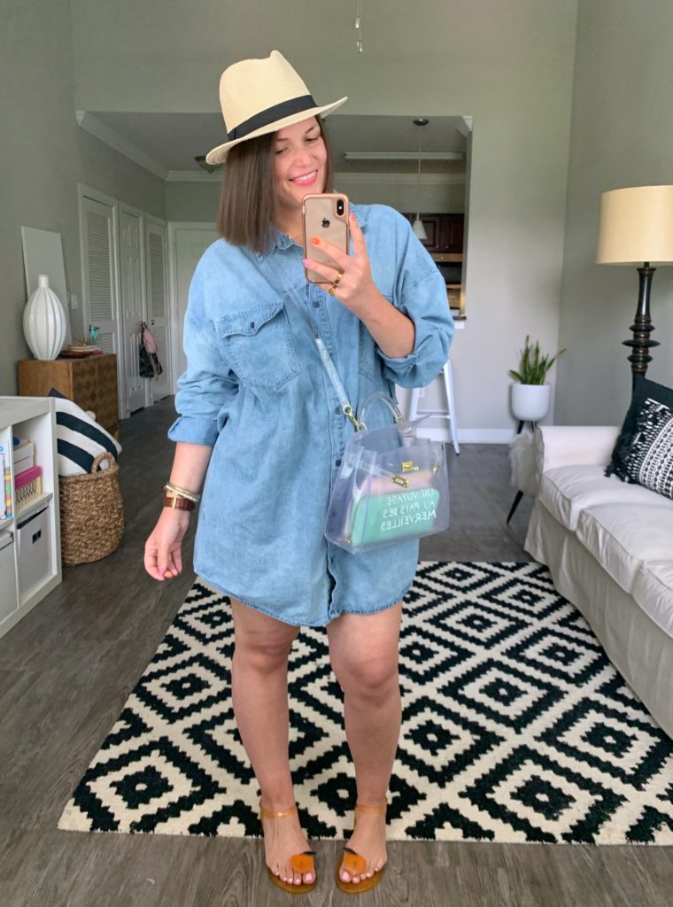 8 WAYS TO WEAR A DENIM DRESS FOR SUMMER. SEE ALL 8 HERE: http://www.juliamarieb.com/2019/06/02/8-ways-to-wear-a-denim-dress:-the-rule-of-5/   @julia.marie.b