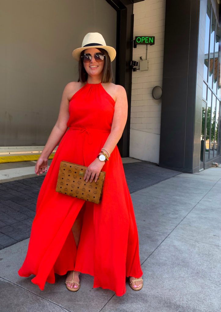 SUMMER OUTFIT: HOW TO STYLE A RED MAXI DRESS. DETAILS HERE: http://www.juliamarieb.com/2019/07/02/summer-outfit:-how-to-style-a-maxi-dress/ @julia.marie.b