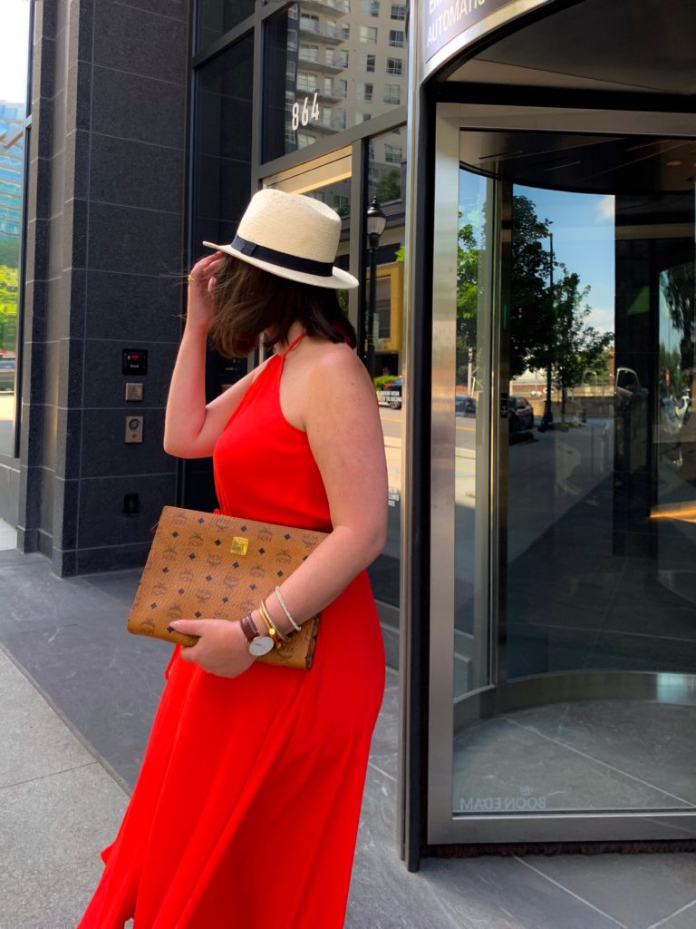 SUMMER OUTFIT: HOW TO STYLE A RED MAXI DRESS. DETAILS HERE: http://www.juliamarieb.com/2019/07/02/summer-outfit:-how-to-style-a-maxi-dress/ @julia.marie.b