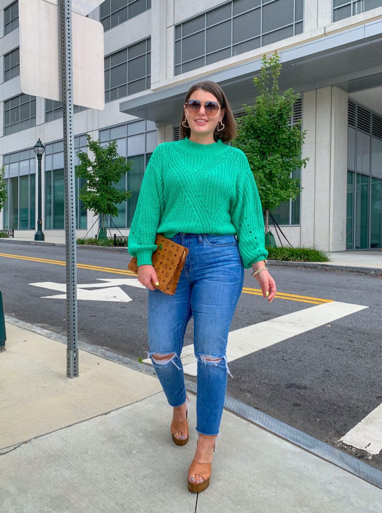 FALL OUTFIT: LIGHTWEIGHT GREEN SWEATER, MADEWELL JEANS, MCM CLUTCH. ALL DETAILS: http://www.juliamarieb.com/2019/08/27/fall-outfit:-how-to-transition-a-fall-sweater/ @julia.marie.b