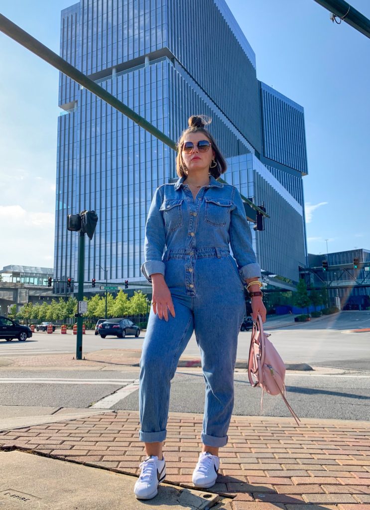 CASUAL CHIC OUTFIT FOR FALL: DENIM BOILERSUIT + HOW TO TAILOR YOUR DENIM: http://www.juliamarieb.com/2019/08/13/why-you-should-have-a-tailor-on-speed-dial-|-fall-outfit:-denim-boilersuit/ @julia.marie.b