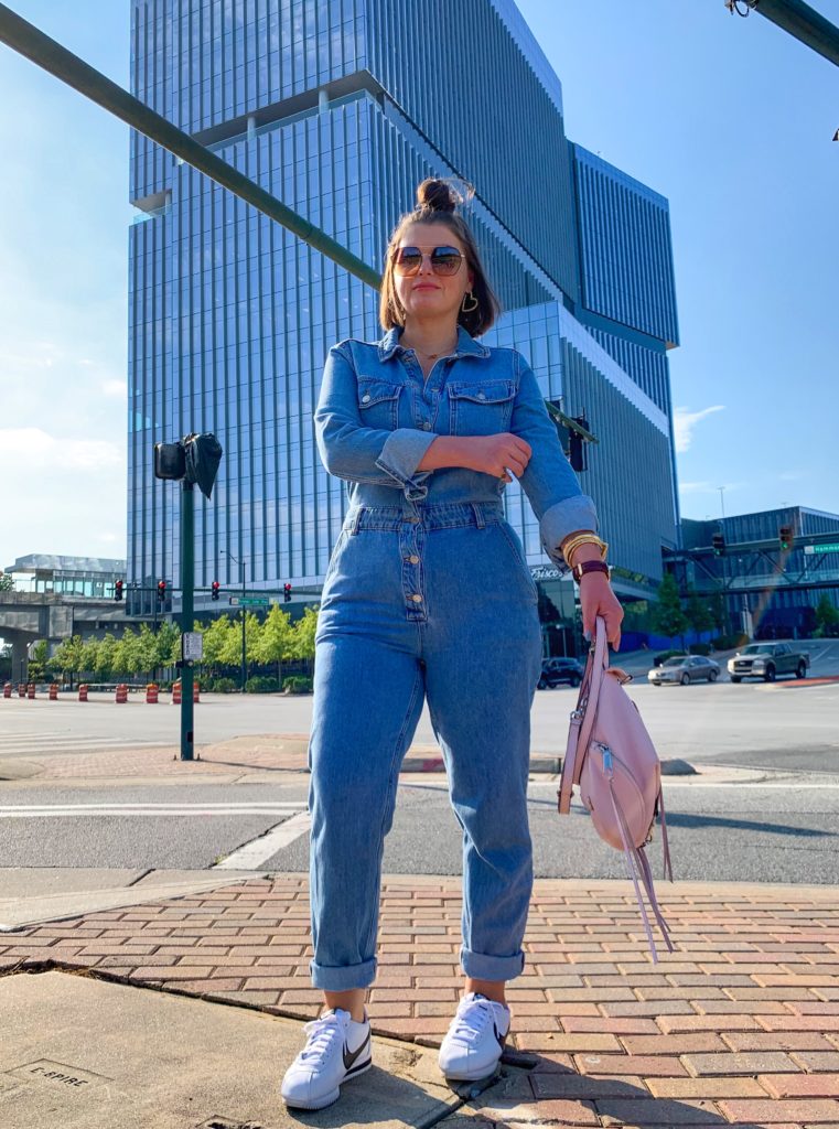 CASUAL CHIC OUTFIT FOR FALL: DENIM BOILERSUIT +  HOW TO TAILOR YOUR DENIM: http://www.juliamarieb.com/2019/08/13/why-you-should-have-a-tailor-on-speed-dial-|-fall-outfit:-denim-boilersuit/ @julia.marie.b