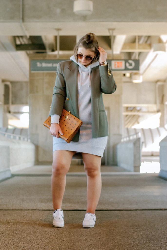 FALL OUTFIT: HOW TO UPDATE YOUR WARDROBE WITH $5 http://www.juliamarieb.com/2019/08/20/thrifted-find:-how-to-update-your-wardrobe-with-$5/ @julia.marie.b