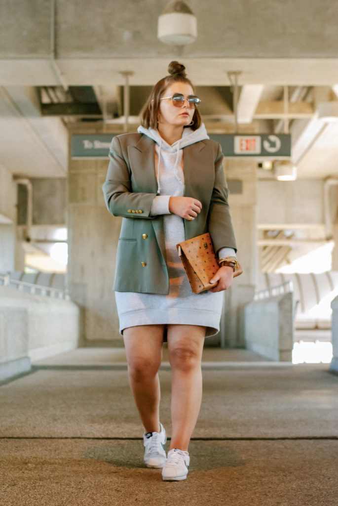 FALL OUTFIT: HOW TO UPDATE YOUR WARDROBE WITH $5 http://www.juliamarieb.com/2019/08/20/thrifted-find:-how-to-update-your-wardrobe-with-$5/ @julia.marie.b