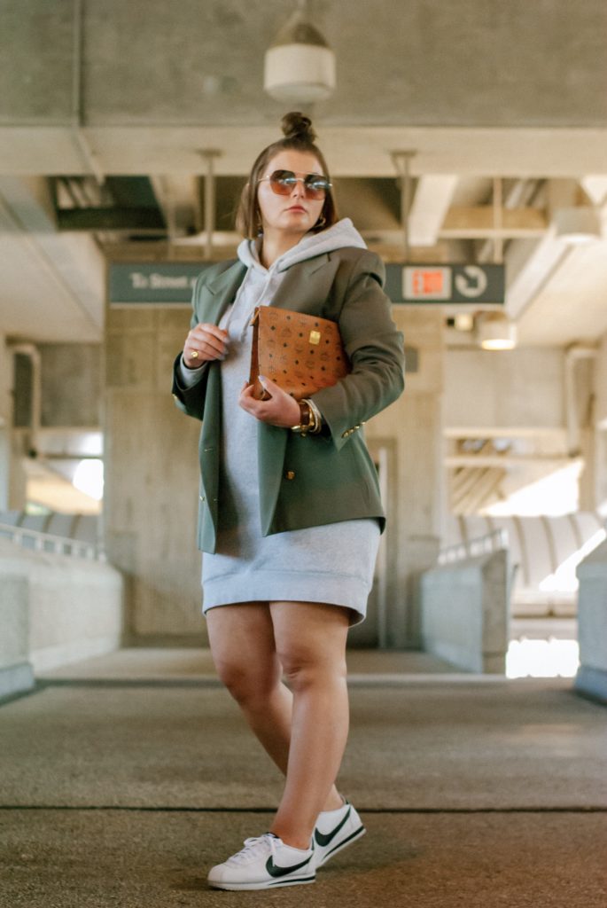 FALL OUTFIT: HOW TO UPDATE YOUR WARDROBE WITH $5 http://www.juliamarieb.com/2019/08/20/thrifted-find:-how-to-update-your-wardrobe-with-$5/ @julia.marie.b