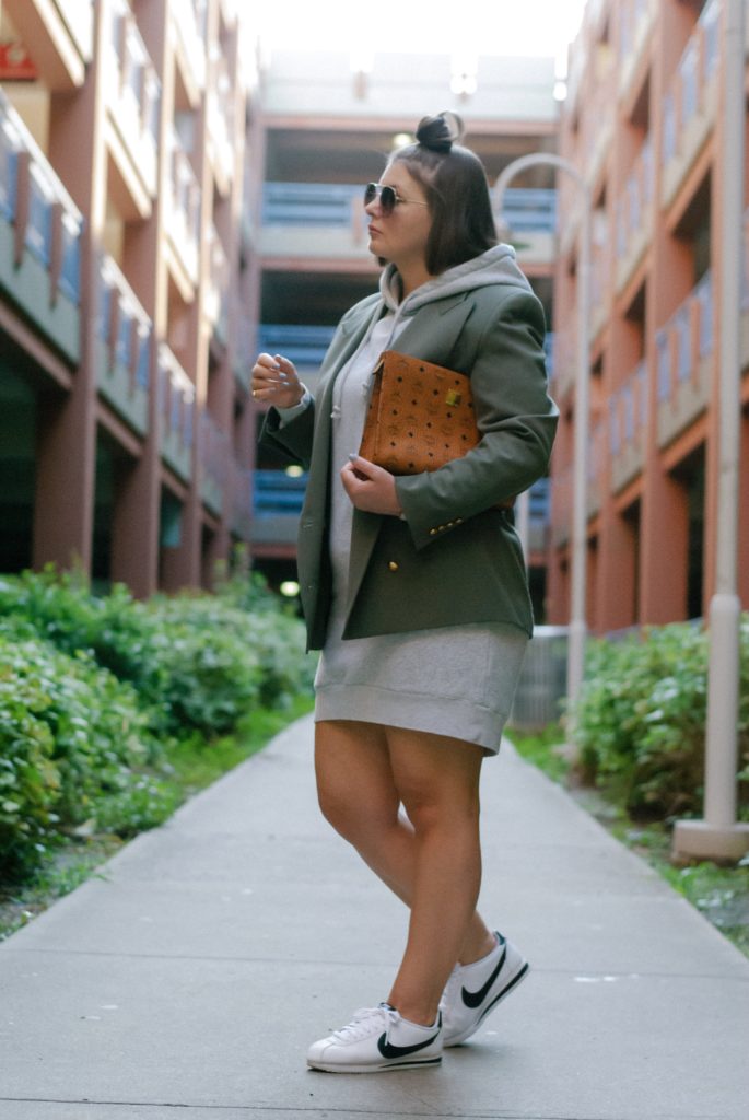 FALL OUTFIT: HOW TO UPDATE YOUR WARDROBE WITH $5 http://www.juliamarieb.com/2019/08/20/thrifted-find:-how-to-update-your-wardrobe-with-$5/    @julia.marie.b